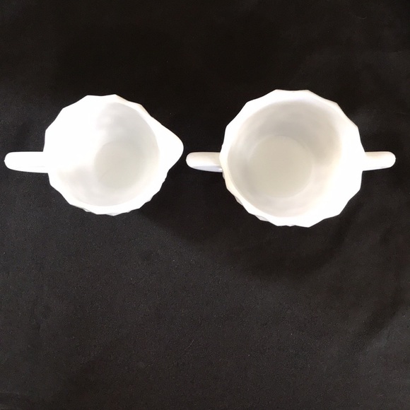Vintage MILK GLASS Raised Cube CREAM~SUGAR Set - Picture 2 of 7